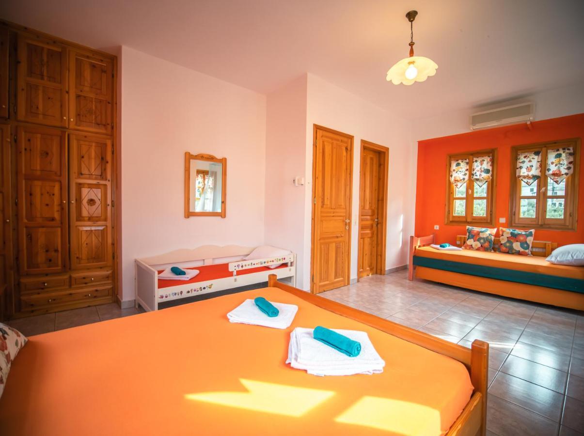 Orange House For Big Families In Damouchari - Delicious Houses Eksteriør billede