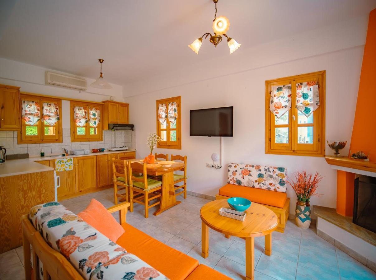 Orange House For Big Families In Damouchari - Delicious Houses Eksteriør billede